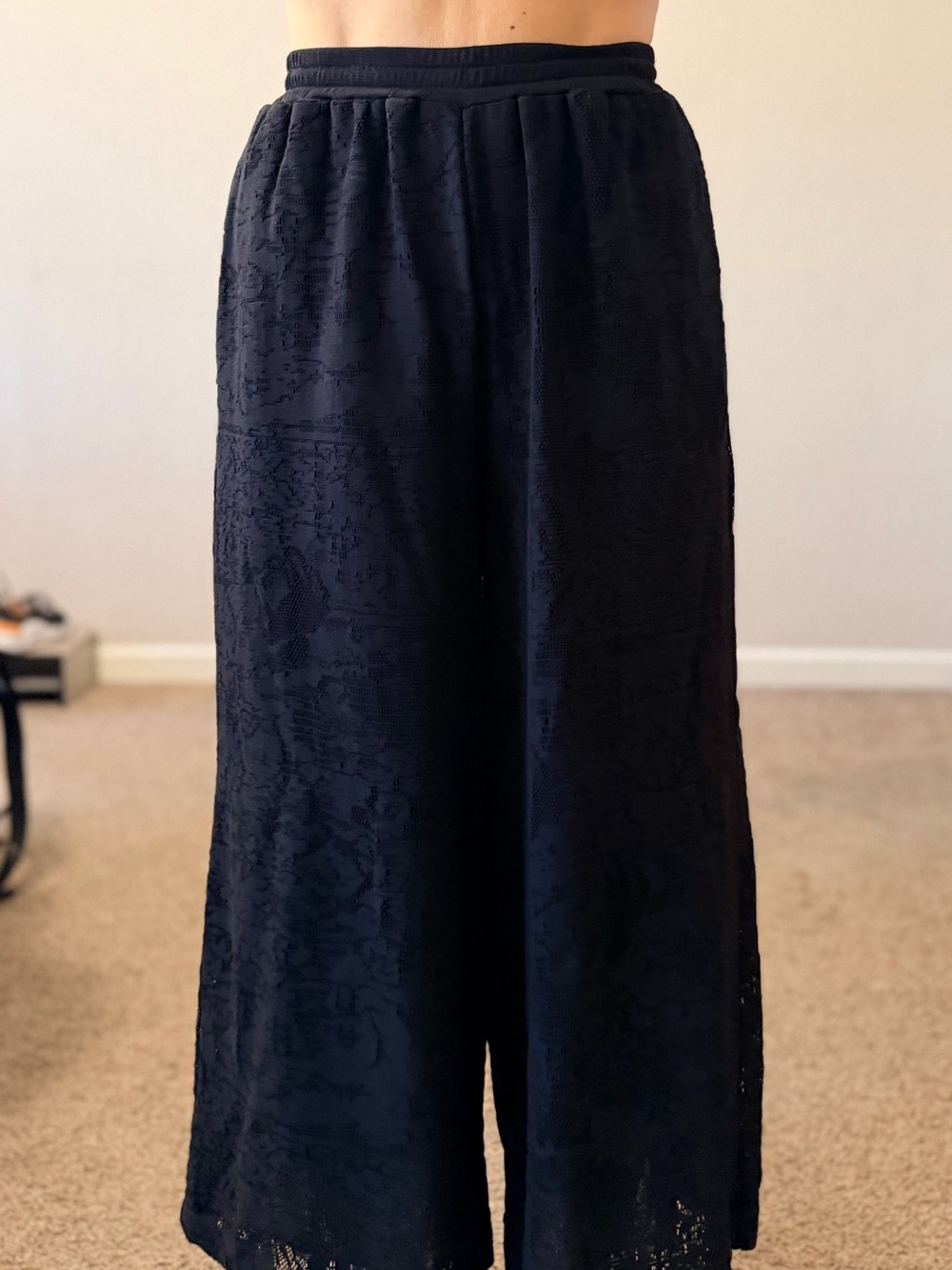 NWOT FUZZI Black Sheer Floral Lace Mesh Wide-Leg Culotte Pants
